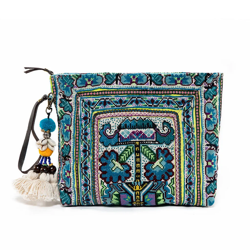 Eliz Pom Clutch Blue