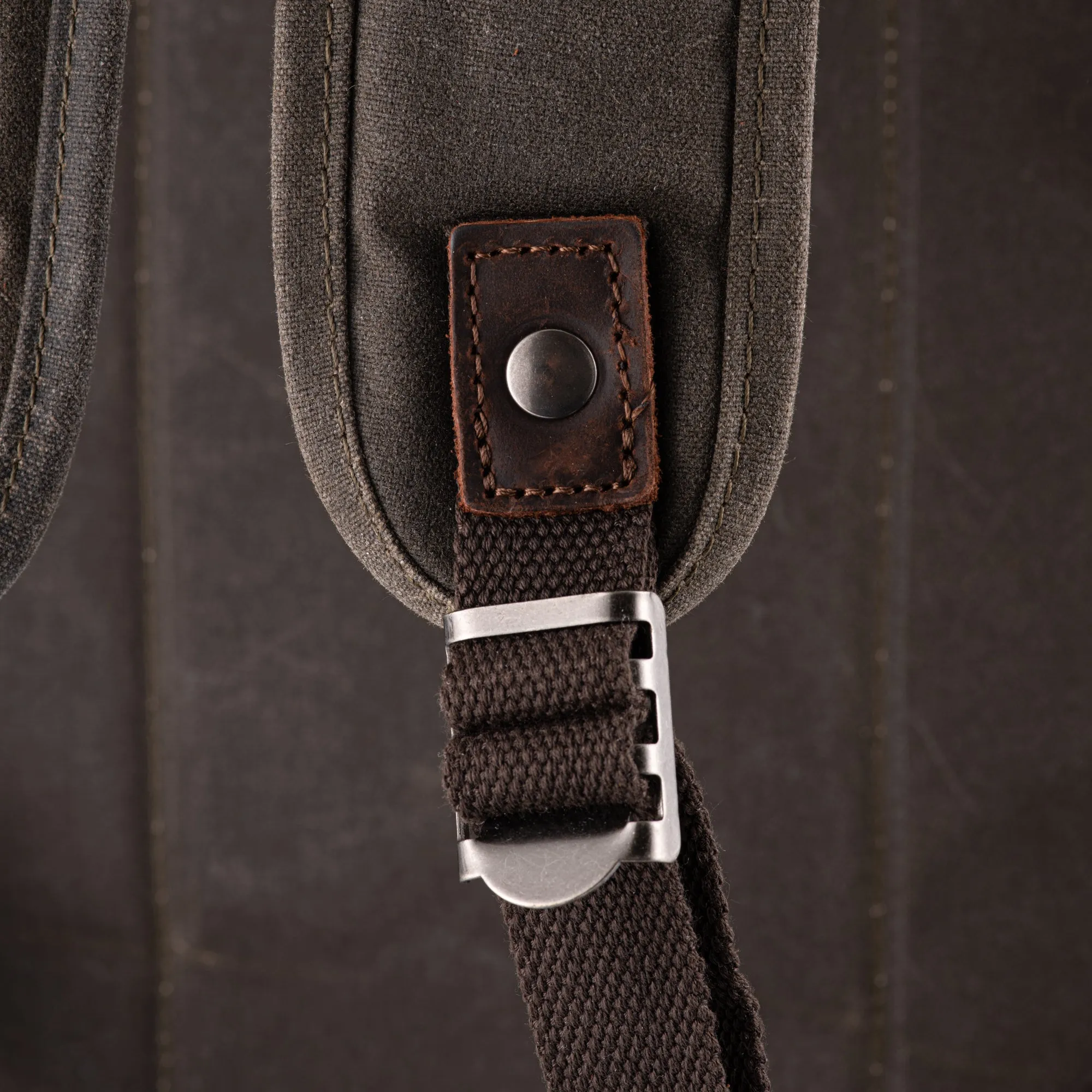 Stanton Pro Cocktail Bag with Waxed Canvas and Leather for Perfect Style